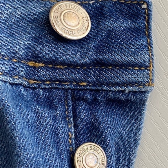 We The Free People Maggie Ripped Crop Straight Leg Light Wash Size 30 - Picture 8 of 16